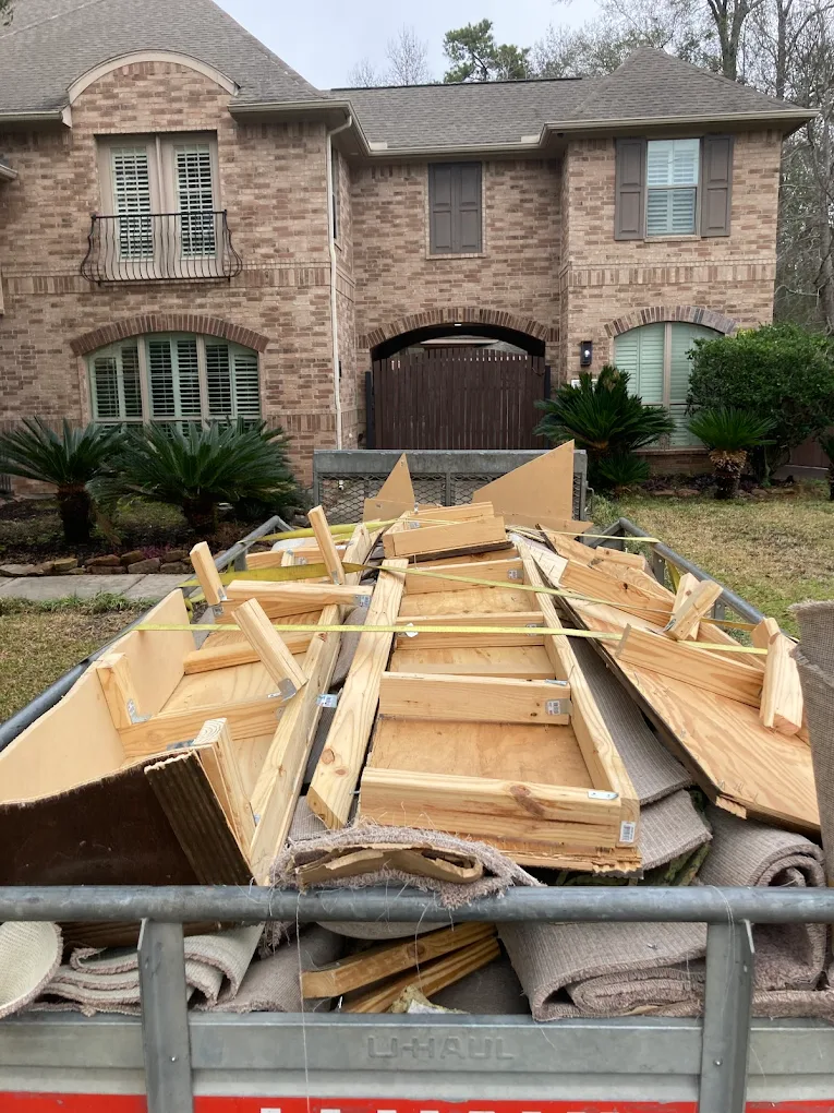 Professional Estate and Downsizing Services service by Finesse the Freight in Houston, TX - licensed and insured junk removal contractor