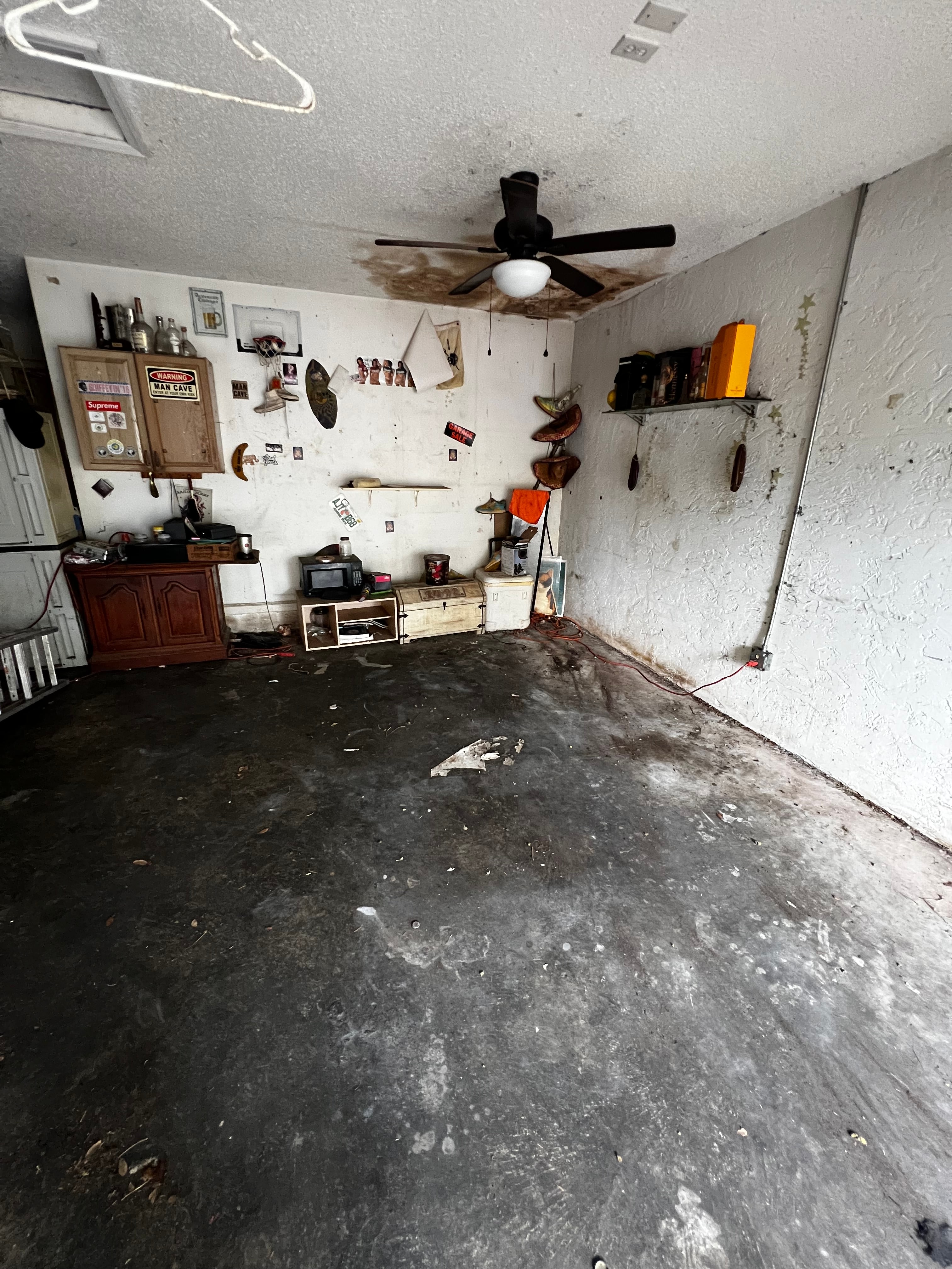 Professional Furniture & Appliance Removal service by JRMoves in Fort Lauderdale, FL - licensed and insured junk removal contractor