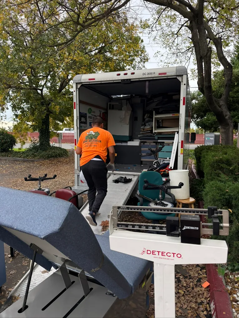 Professional Commercial Junk Removal service by Junk Busters CA in Sacramento, CA - licensed and insured junk removal contractor