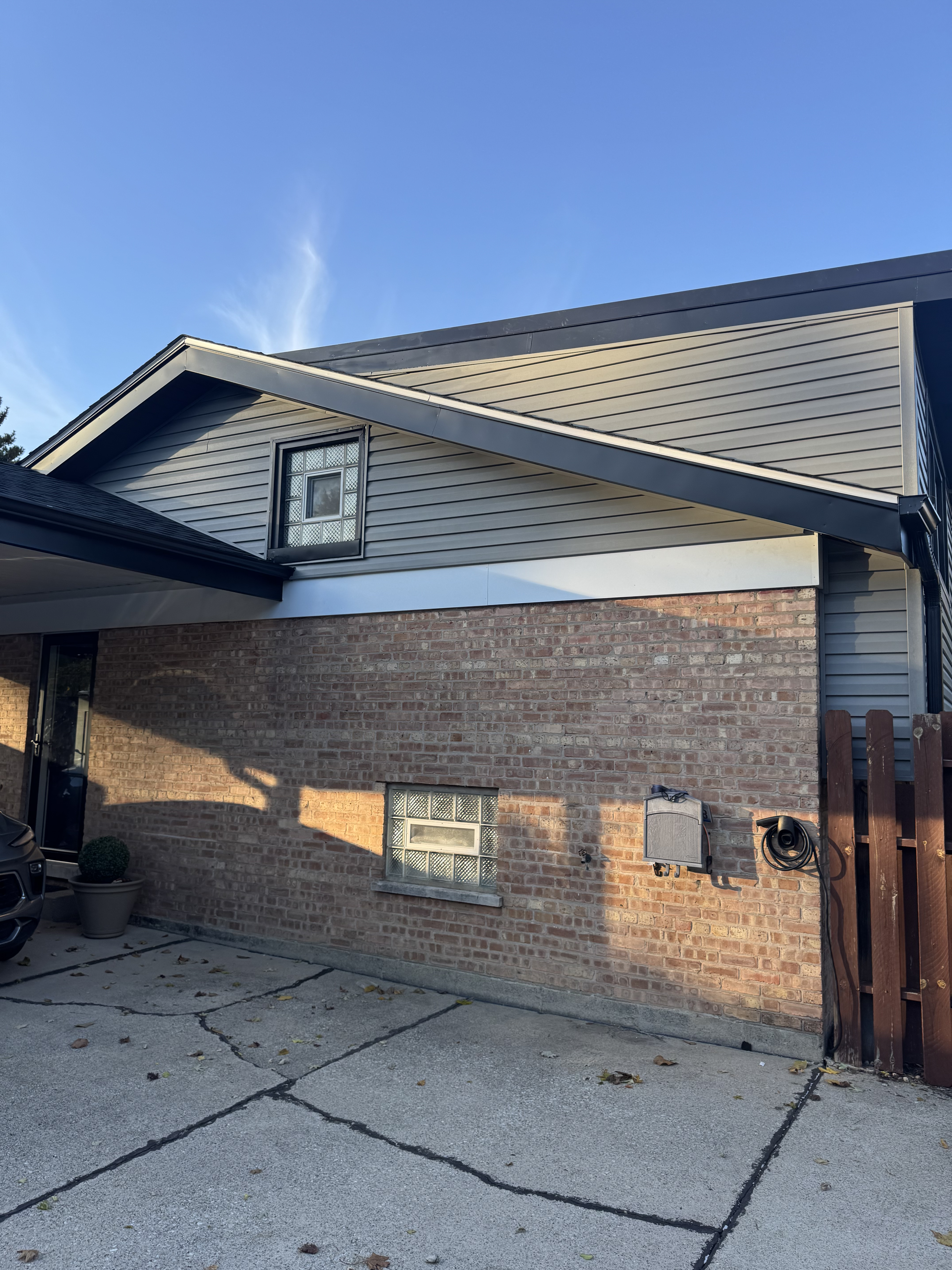 Professional Siding Replacement service in Southwest Suburbs of Chicago, IL by JV Roofing - licensed and insured roofing experts