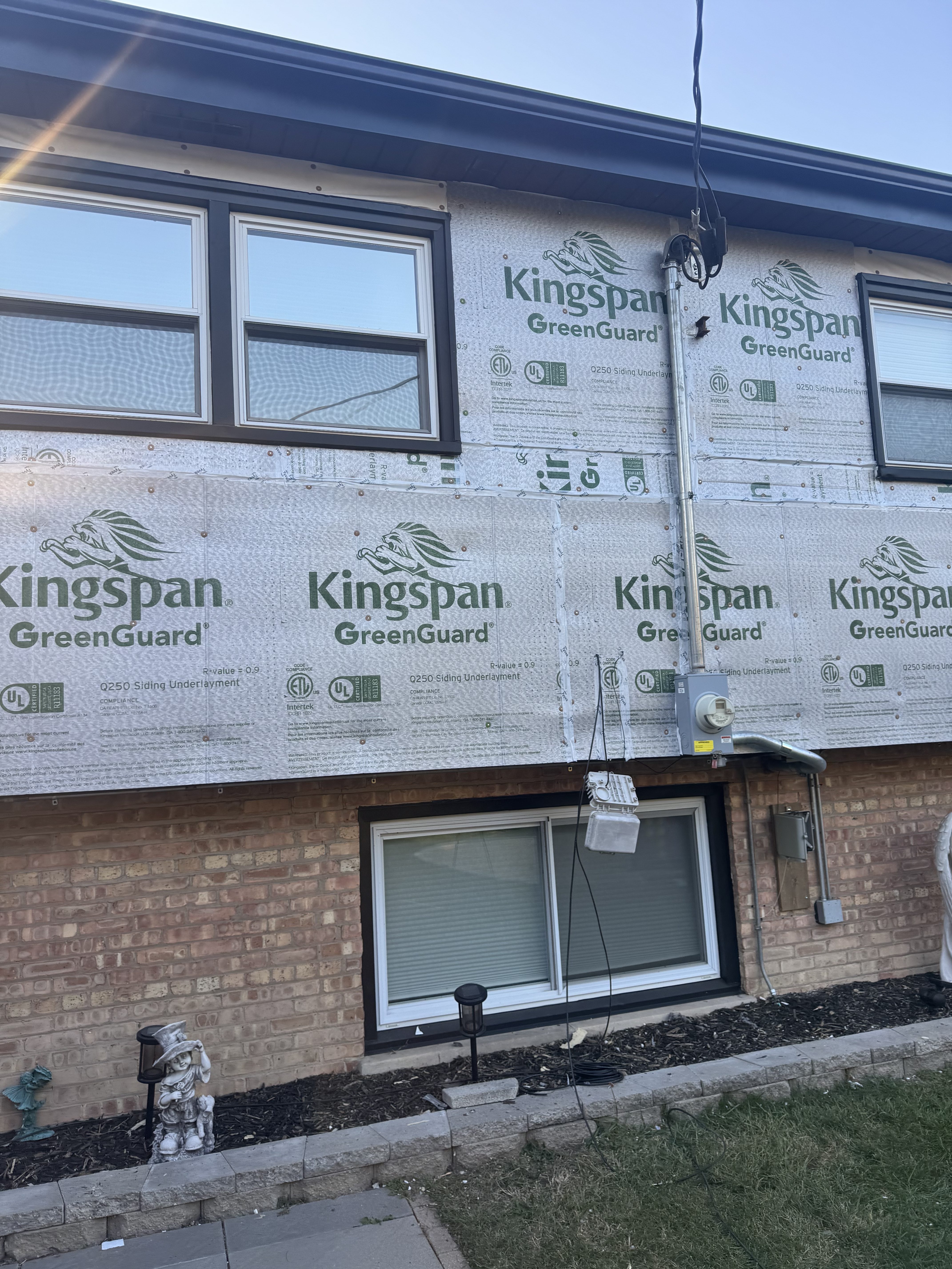 Professional Siding Repair service in Southwest Suburbs of Chicago, IL by JV Roofing - licensed and insured roofing experts