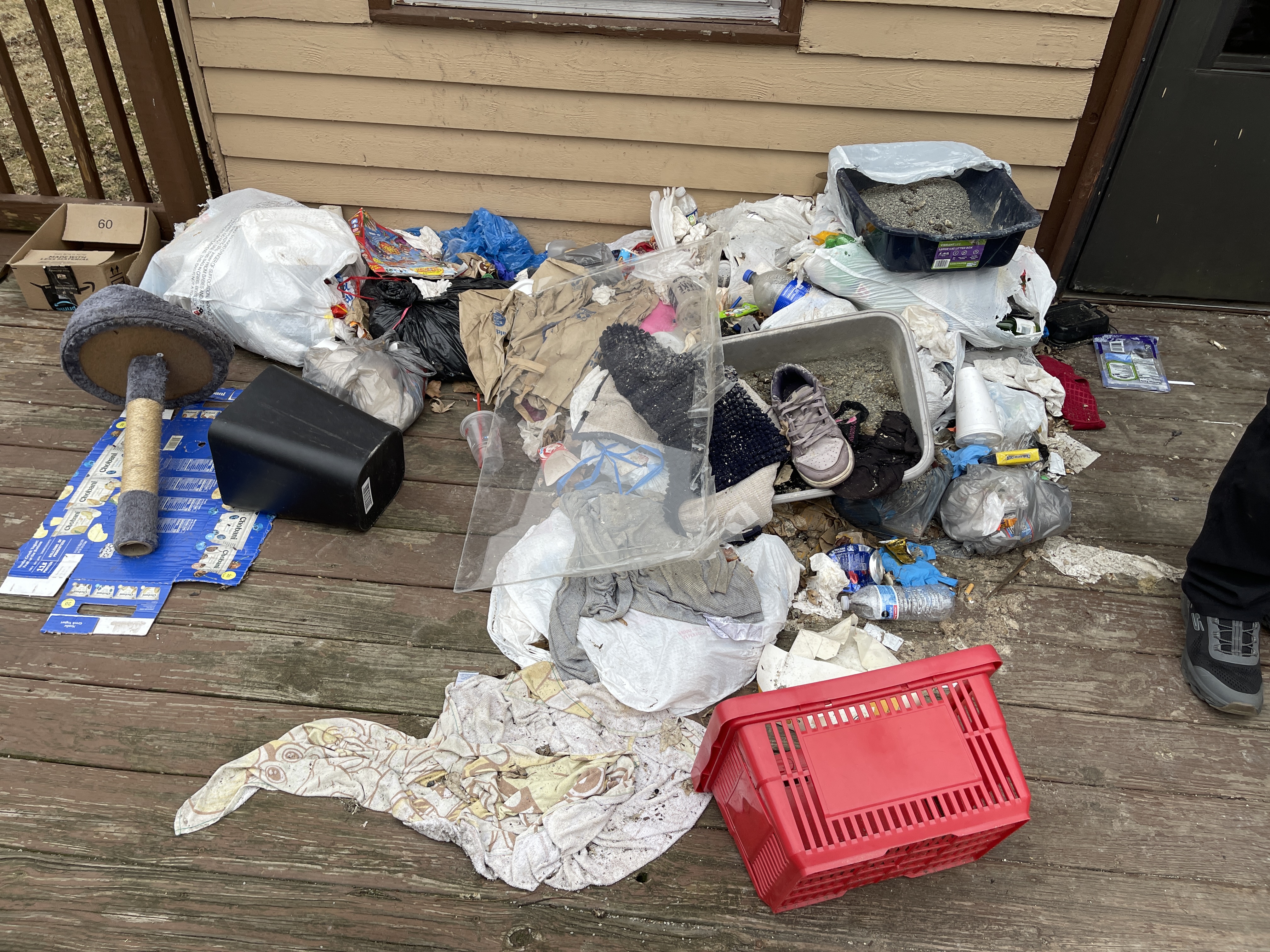 Retail Store Cleanout Aurora IL